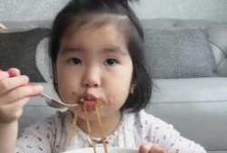 娱乐吃瓜酱出门在外